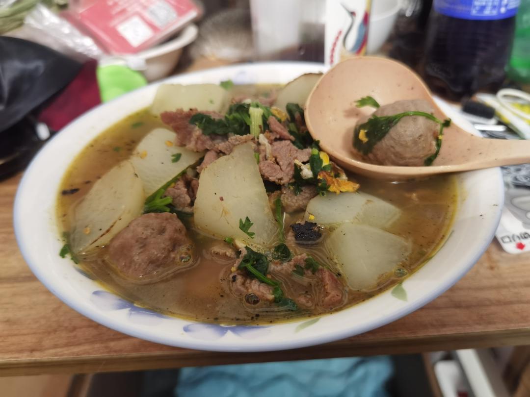 萝卜煎蛋牛肉汤饭