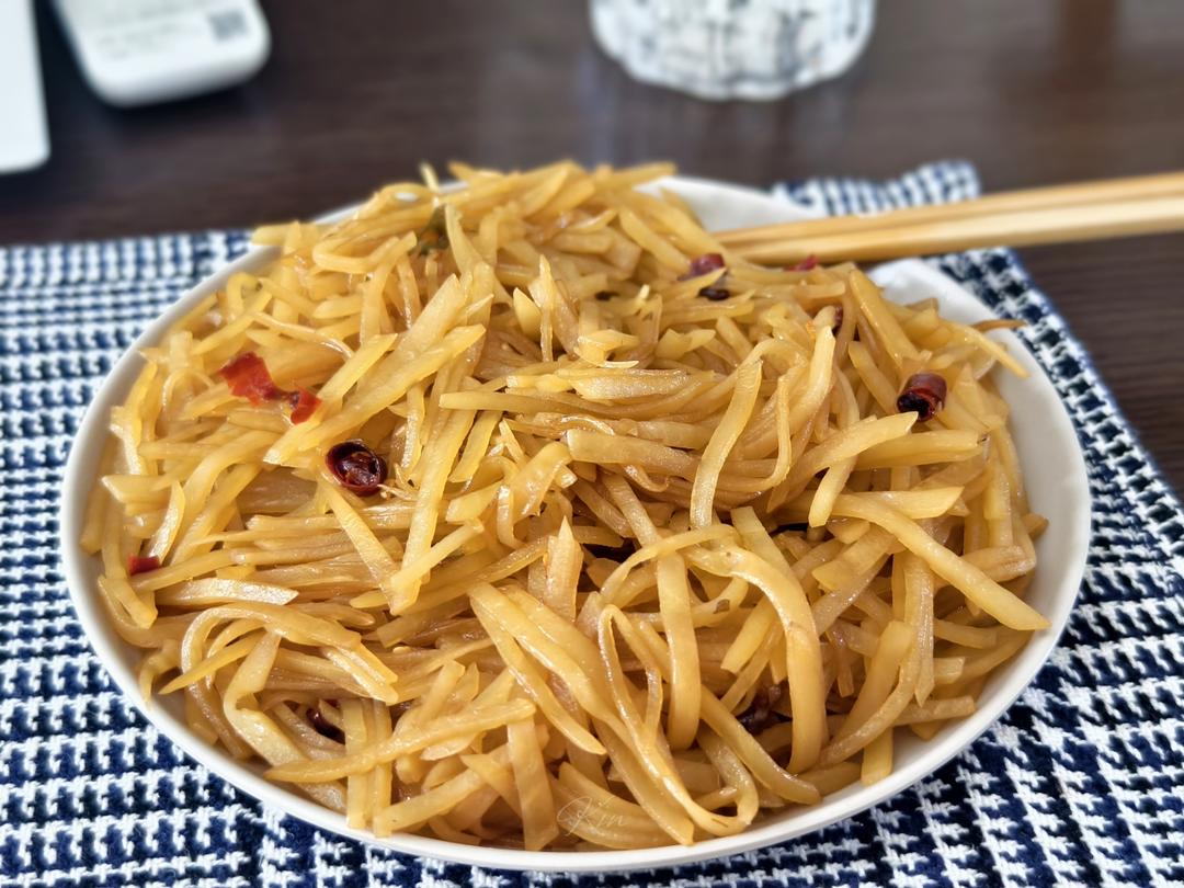 酸辣土豆丝的家常做法 超级下饭