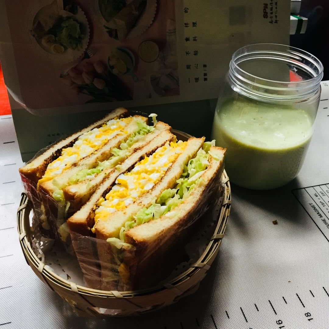 鸡蛋卷心菜三明治🥪