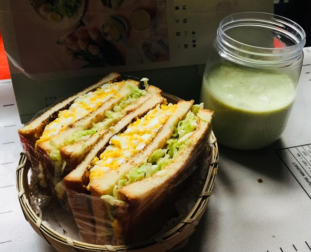 鸡蛋卷心菜三明治🥪