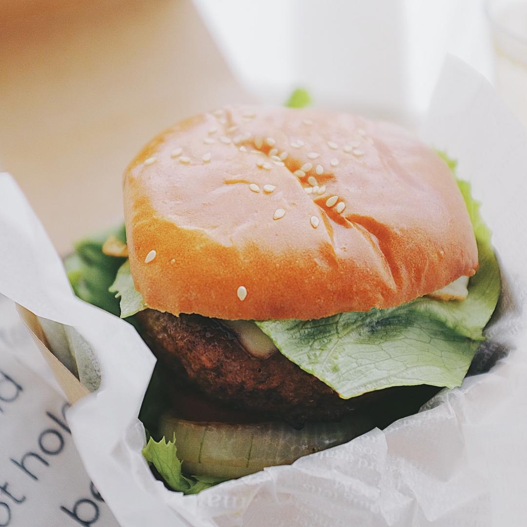 肉多汁的快手汉堡牛肉饼