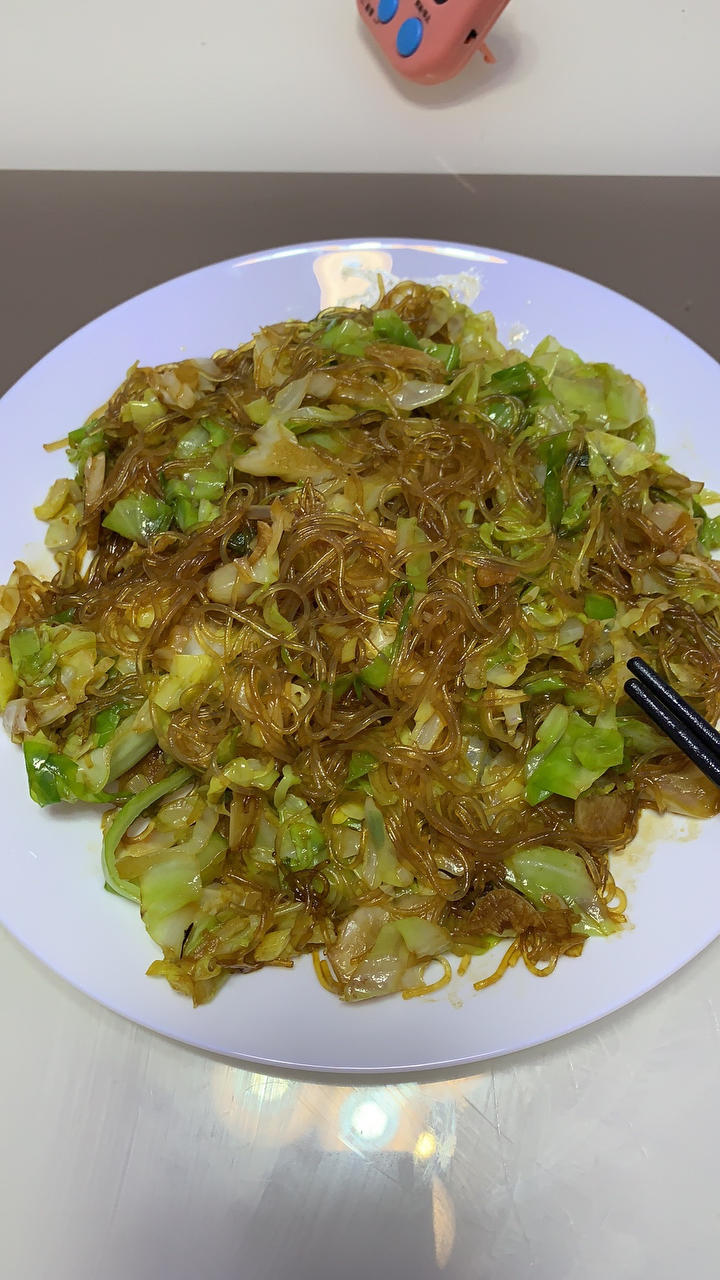 最近爱吃粉丝粉条～包菜炒粉丝