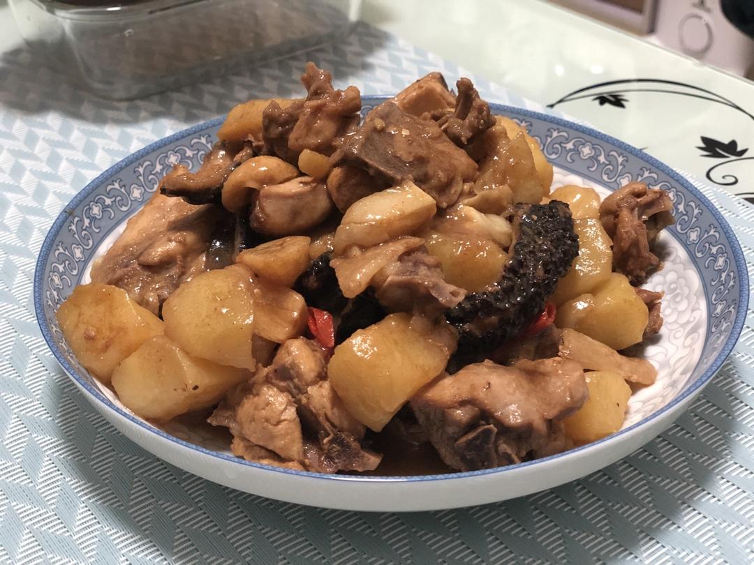 土豆丁焖鸡