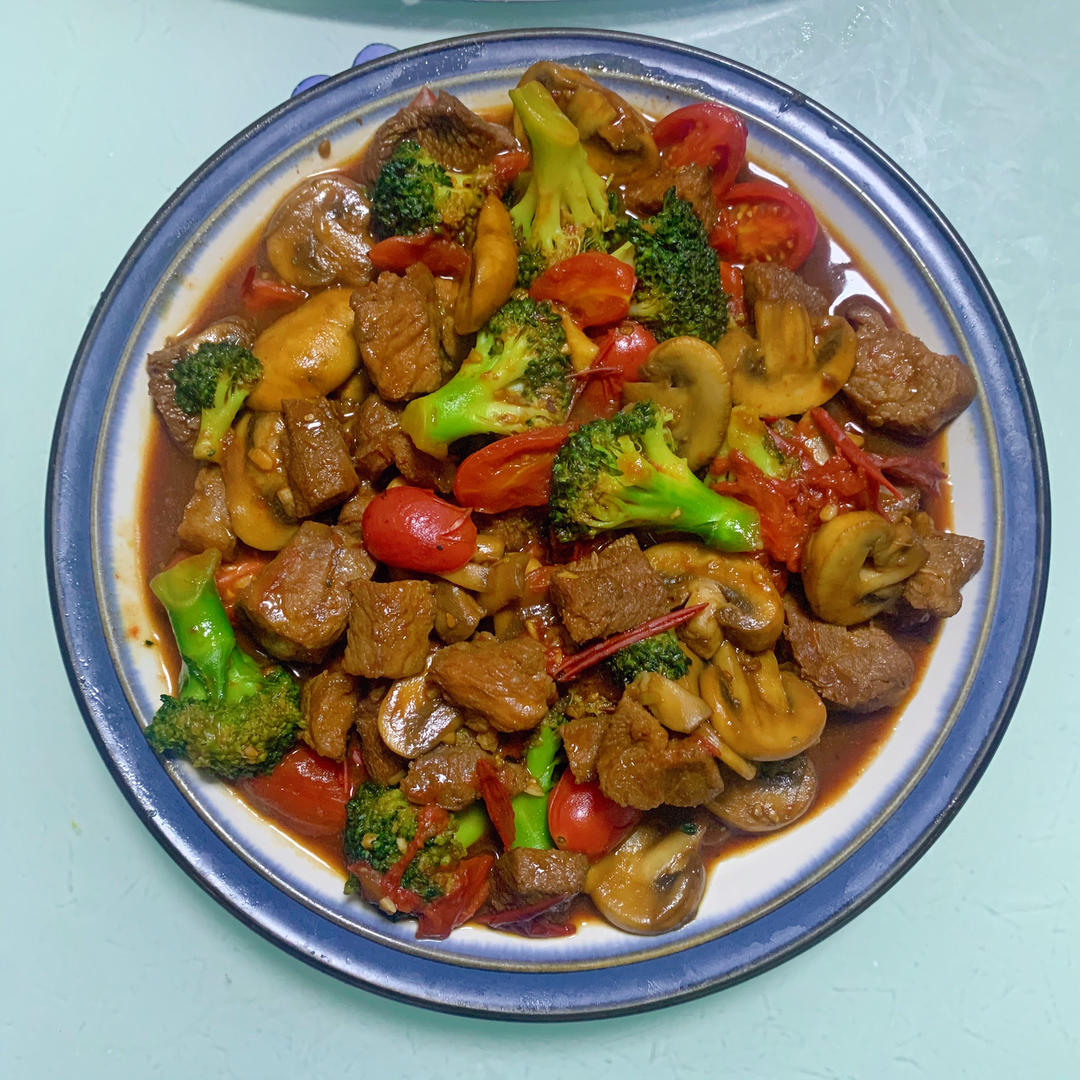 牛排烩西兰花蘑菇小番茄