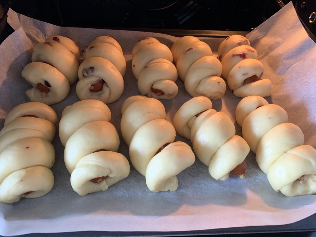 一次发酵迷你香肠小面包卷