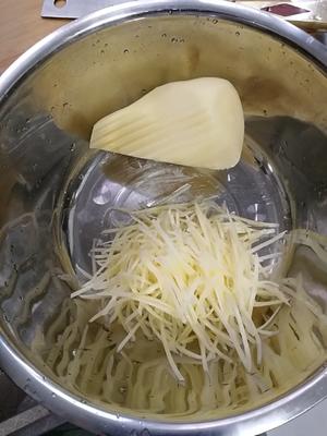 家常酸辣土豆丝的做法 步骤1