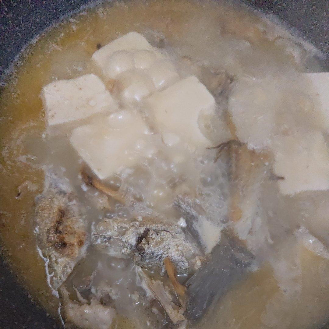鱼头豆腐汤