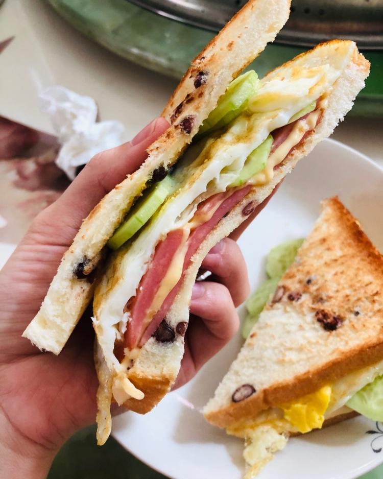 火腿芝士蛋三文治