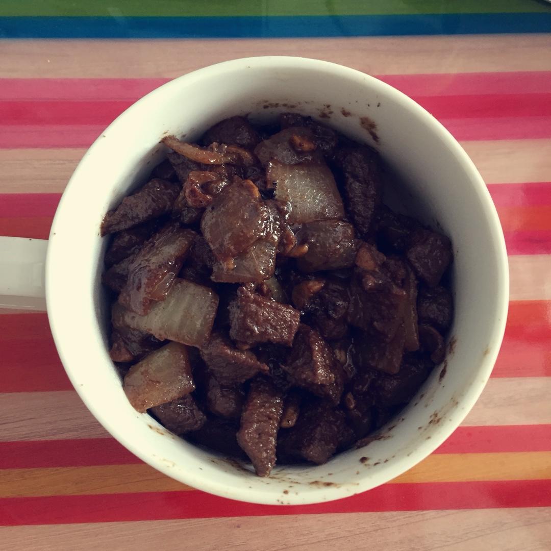 孜然洋葱炒牛肉粒