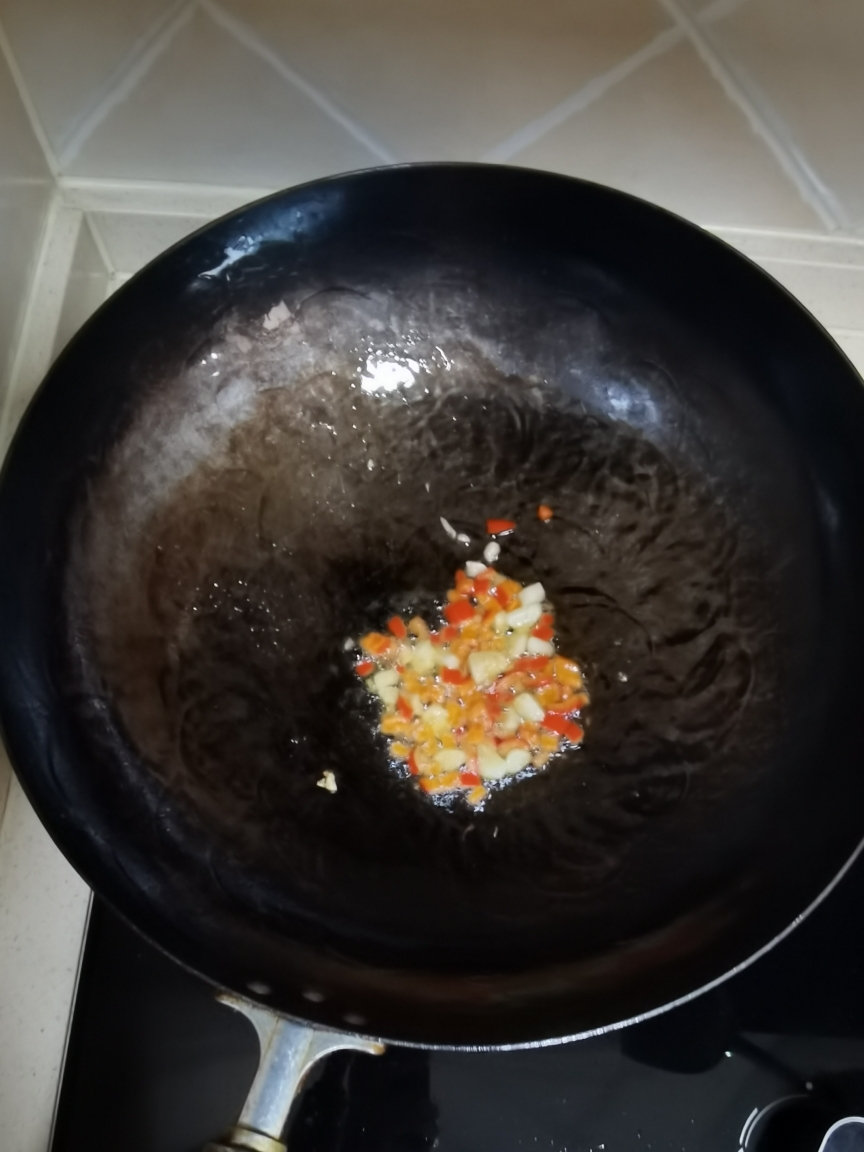 炒脆藕/莲藕/藕片的做法 步骤3