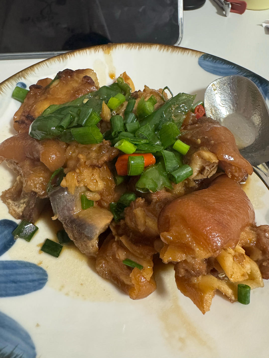 美味的家常菜：红烧猪蹄