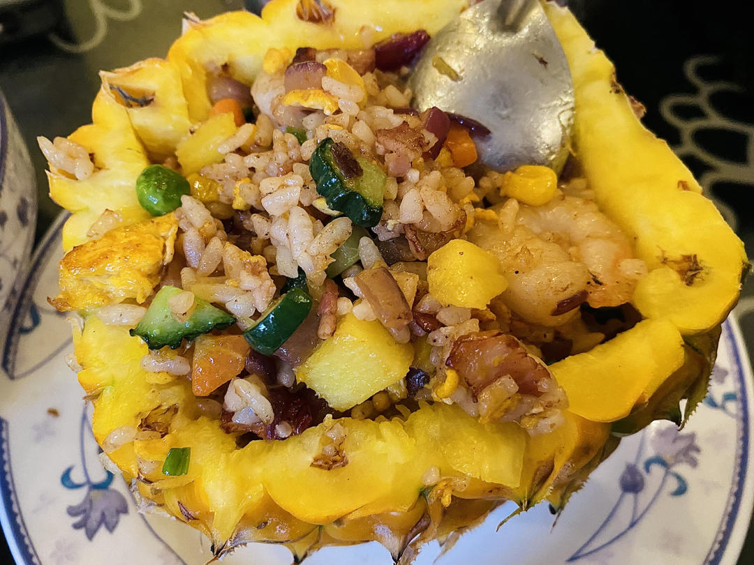 虾仁菠萝炒饭