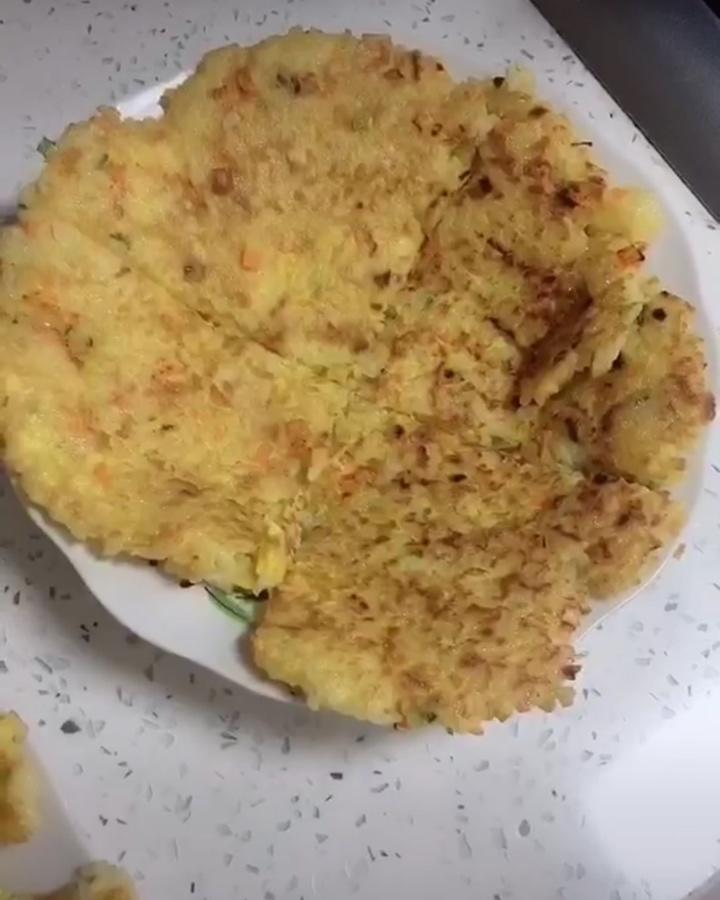 剩米饭的一百种吃法之米饭鸡蛋饼