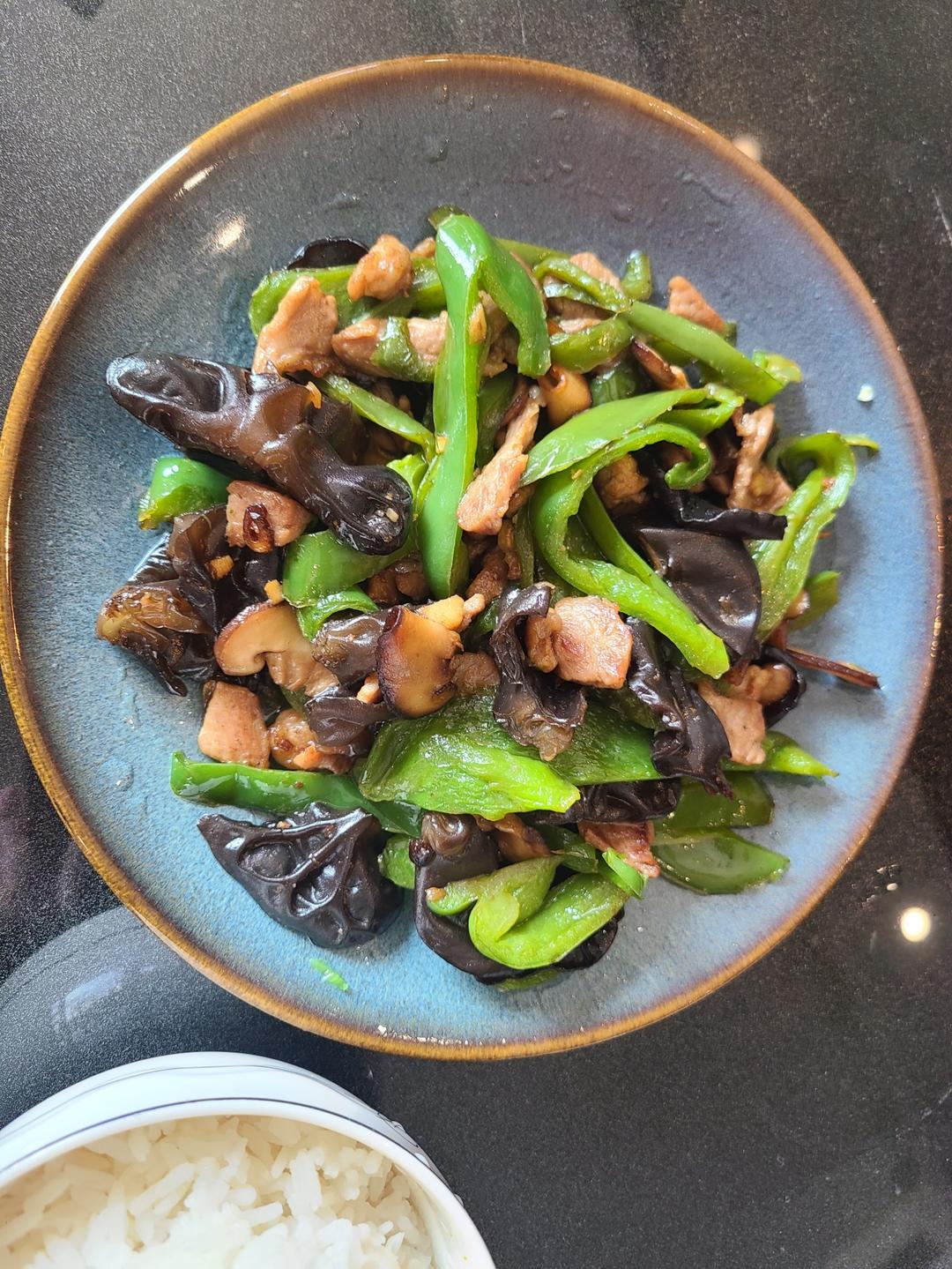 火遍湖南费大厨辣椒炒肉超下饭青椒木耳炒肉