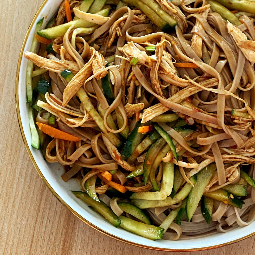 🥒鸡丝凉面