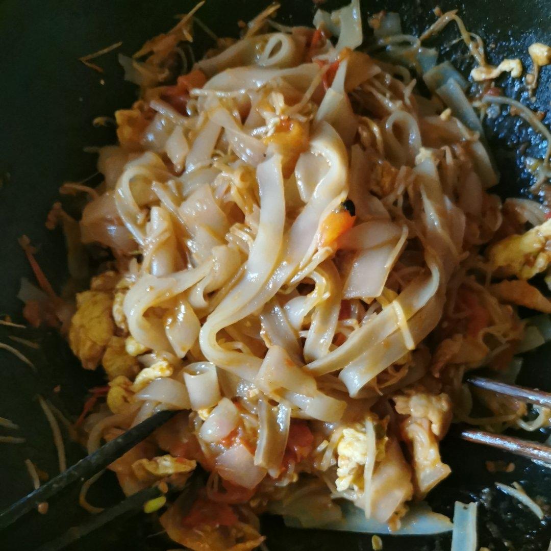 路边摊的炒河粉