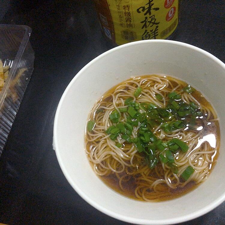 小葱麻油酱油面