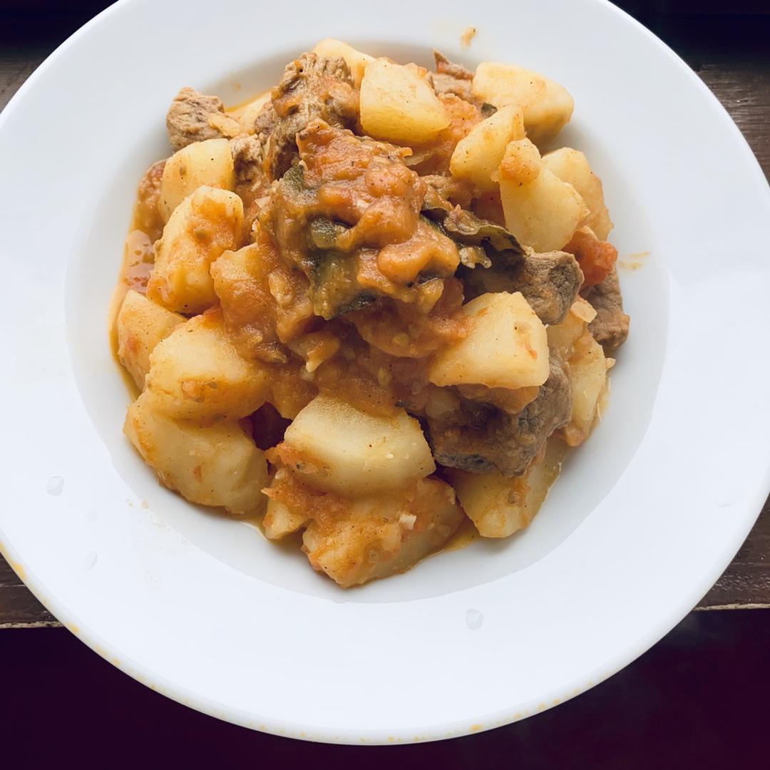 番茄土豆牛肉砂锅