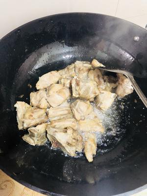 内蒙古猪骨头烩酸菜的做法 步骤2