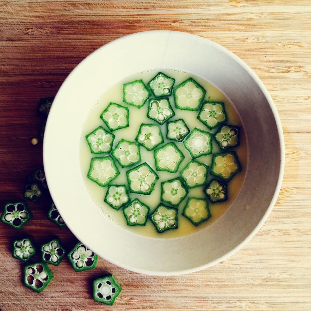 颜值控-做一朵开在碗里的花秋葵蒸水蛋