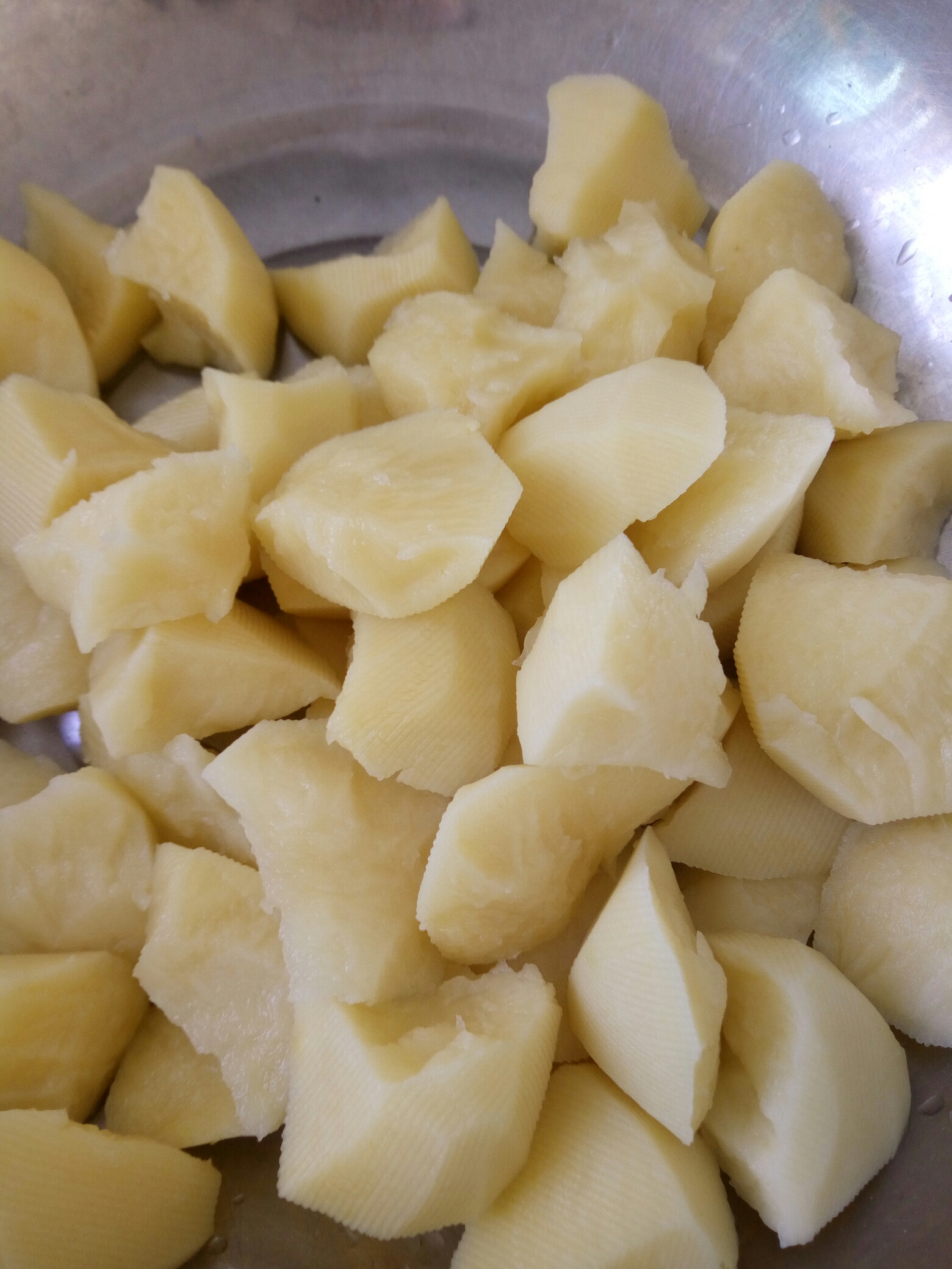 鸡架炖土豆的做法 步骤2