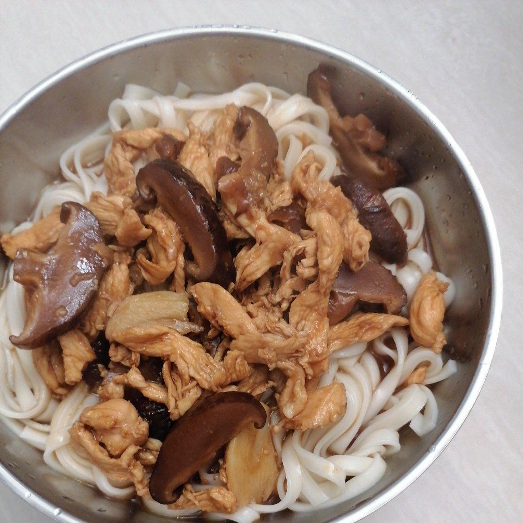 香菇鸡丝面