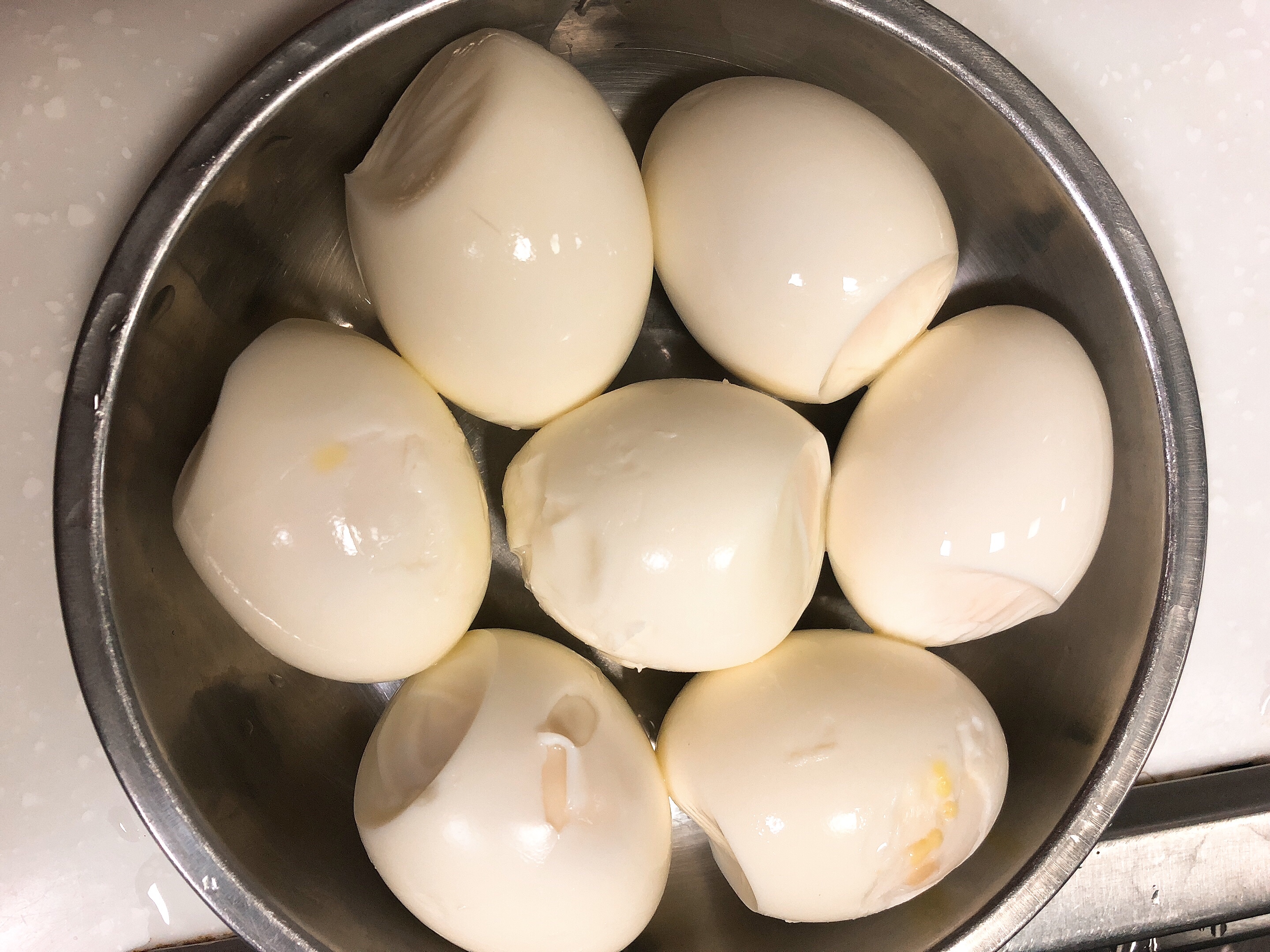 蛋黄都入味的卤蛋的做法 步骤3