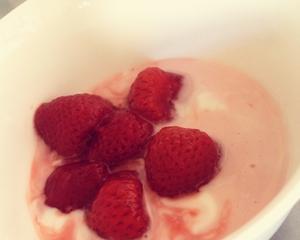 在家自制大果粒---草莓酸奶！🍓🍓🍓的做法 步骤3