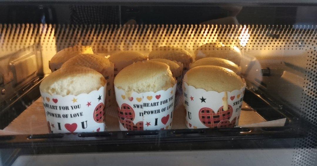 纸杯蛋糕 8寸戚风蛋糕的量