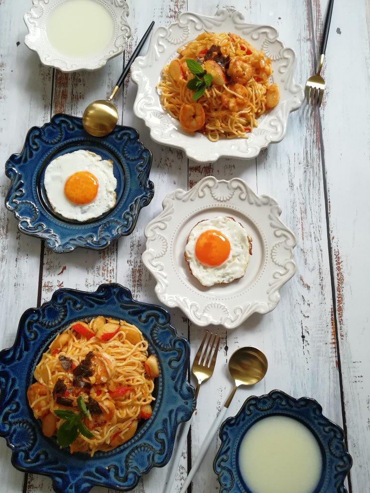 葱油香辣咸蛋黄拌面