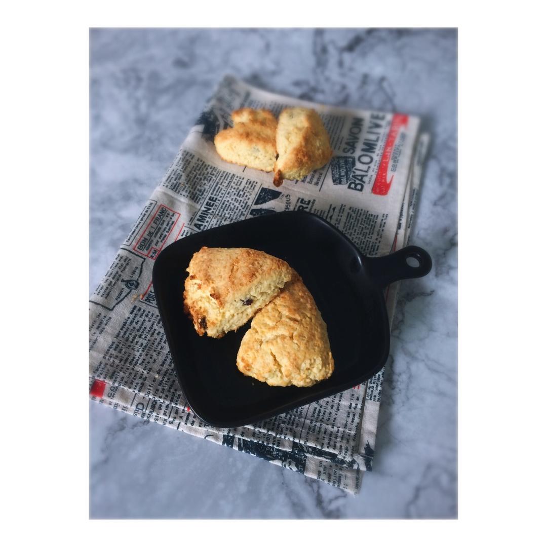 爆浆蓝莓司康Blueberry Explosion Scone