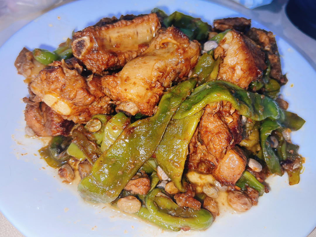 东北四大炖的排骨炖豆角