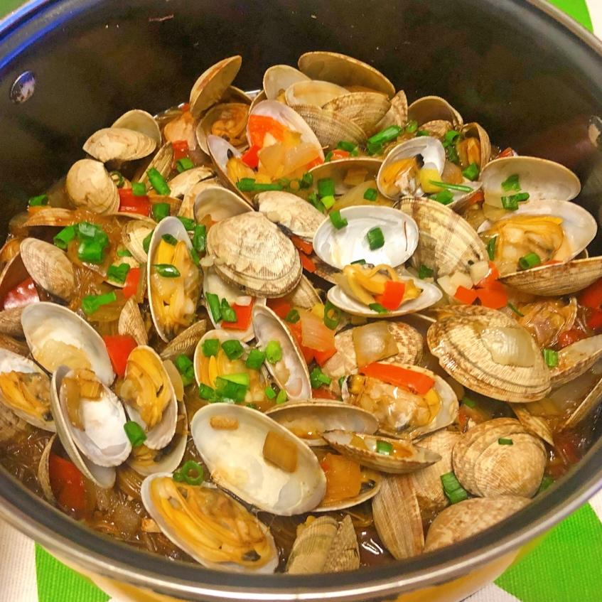 家常美味花蛤粉丝煲