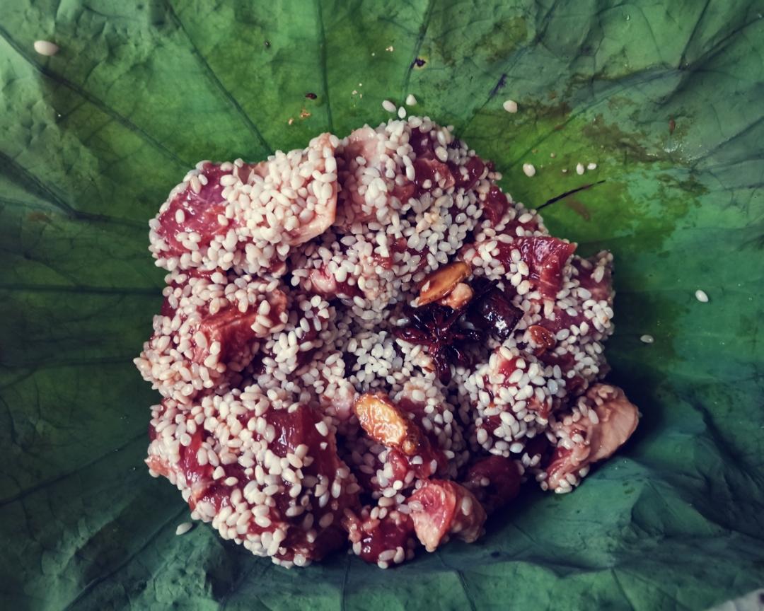 荷叶糯米蒸肉（排骨）