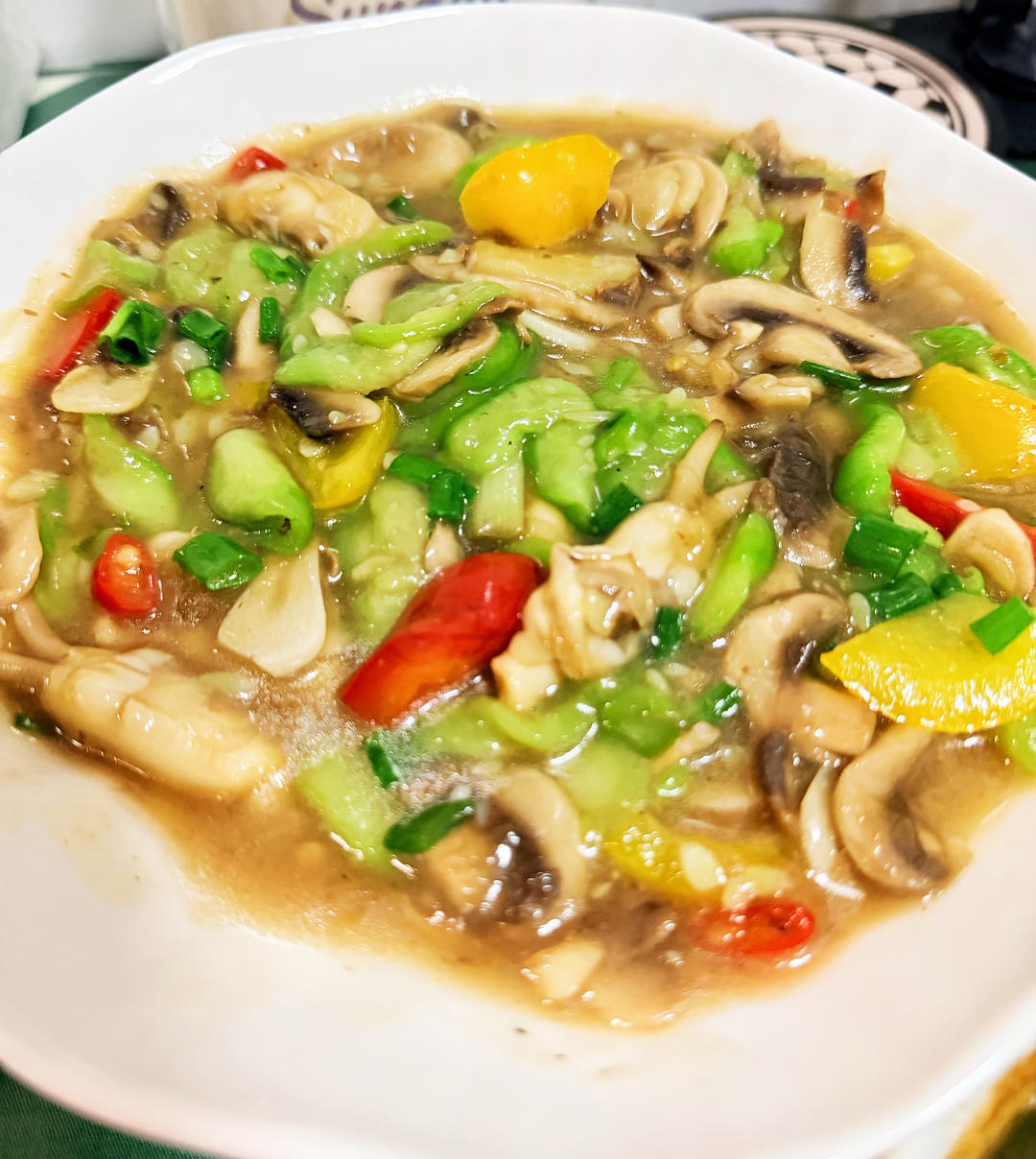 丝瓜烧蛏子(鲜掉眉毛)