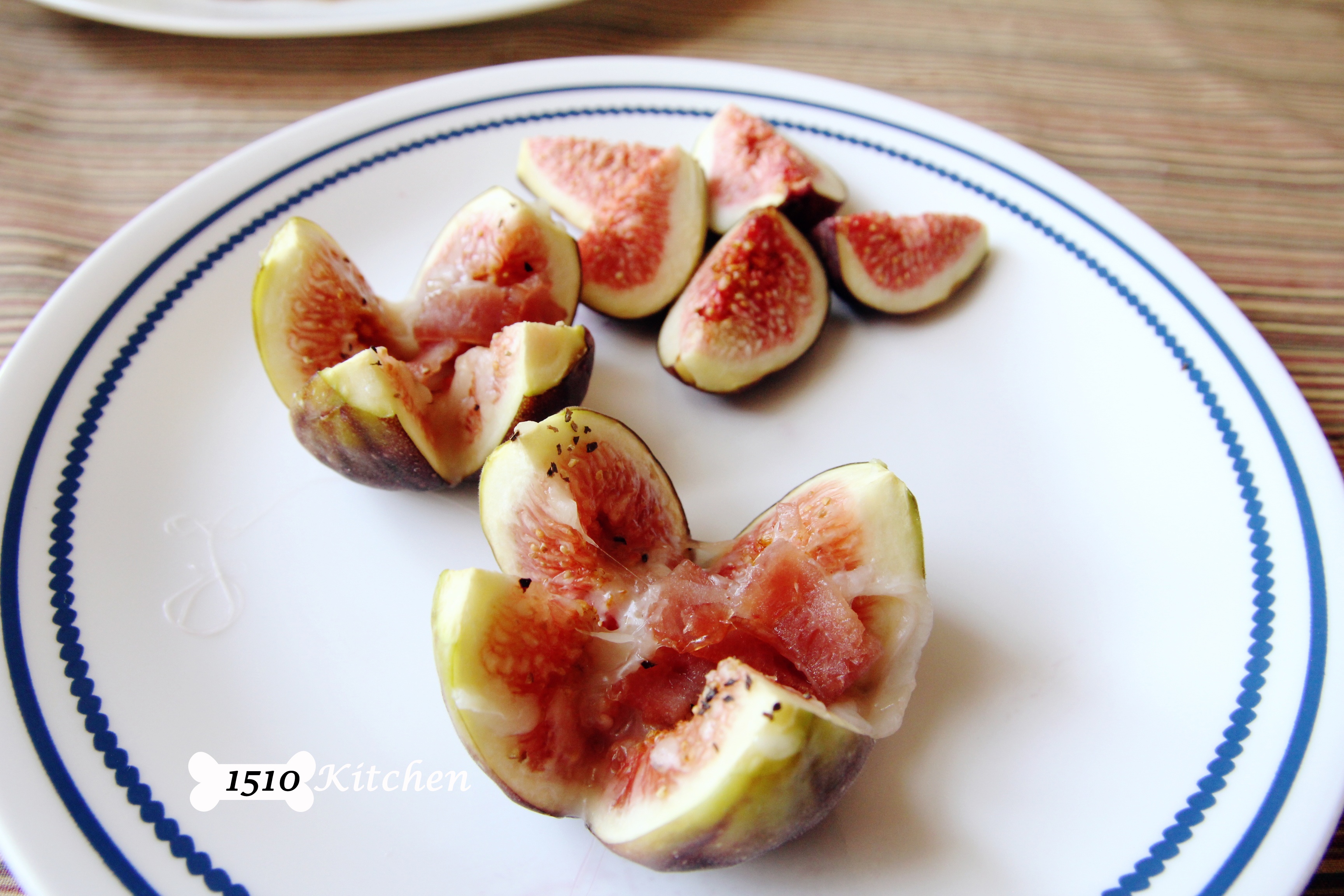 烤无花果配奶酪