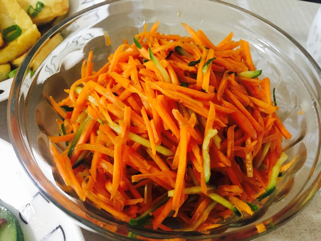 凉拌胡萝卜