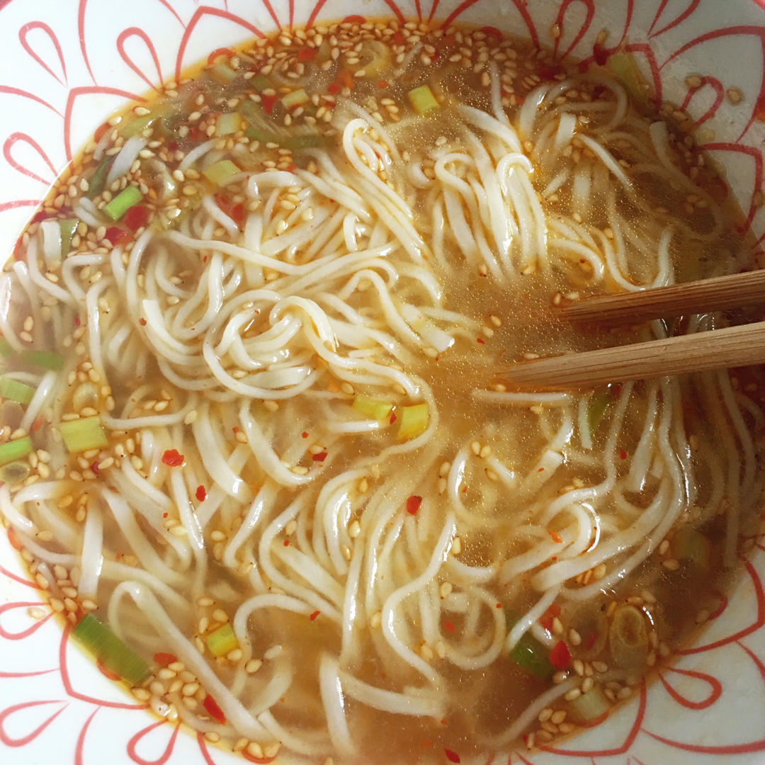 热汤面