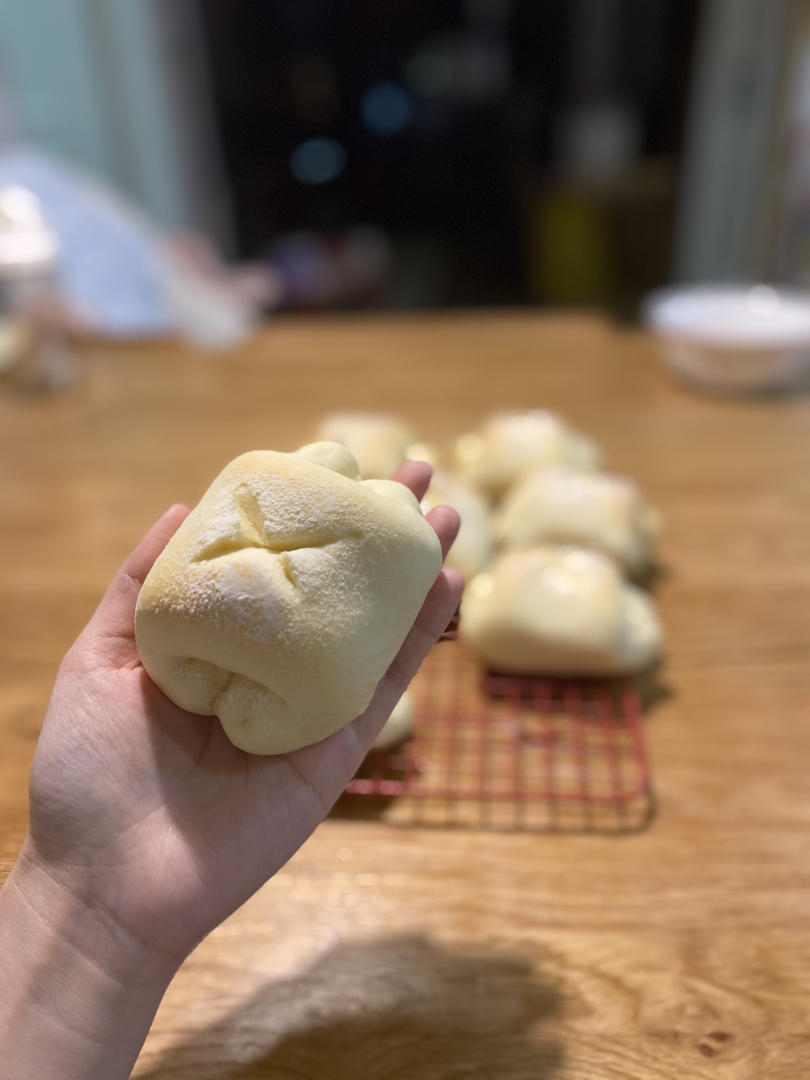 超软牛奶小面包
