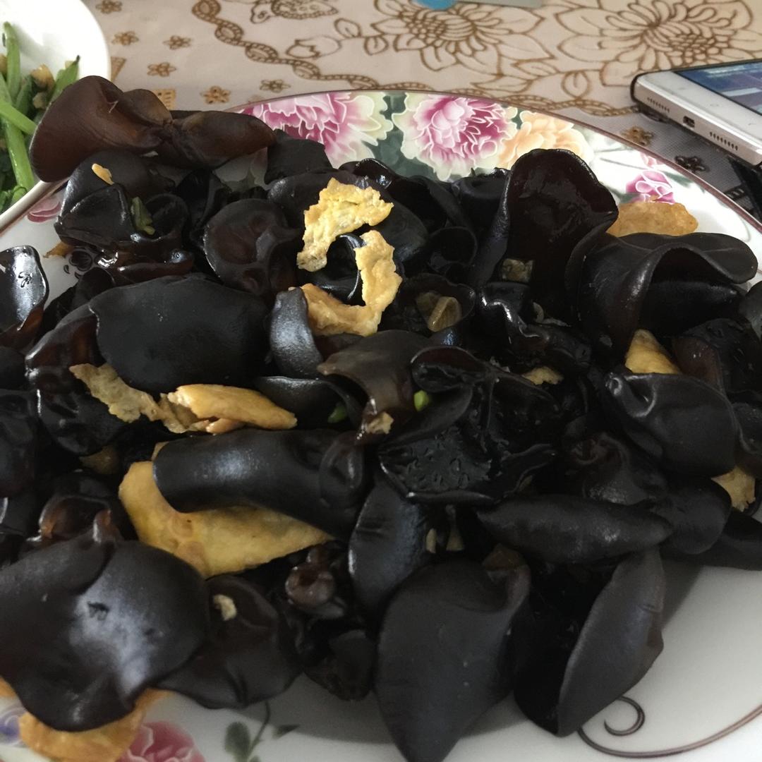 木耳炒鸡蛋