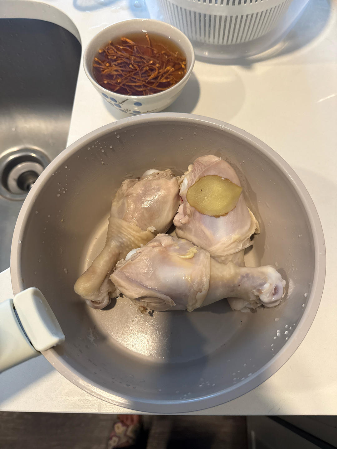 鸡腿炖鸡汤