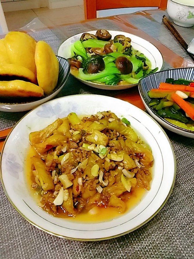 鱼香茄子是如此勾人，以至于连体重都不顾了！