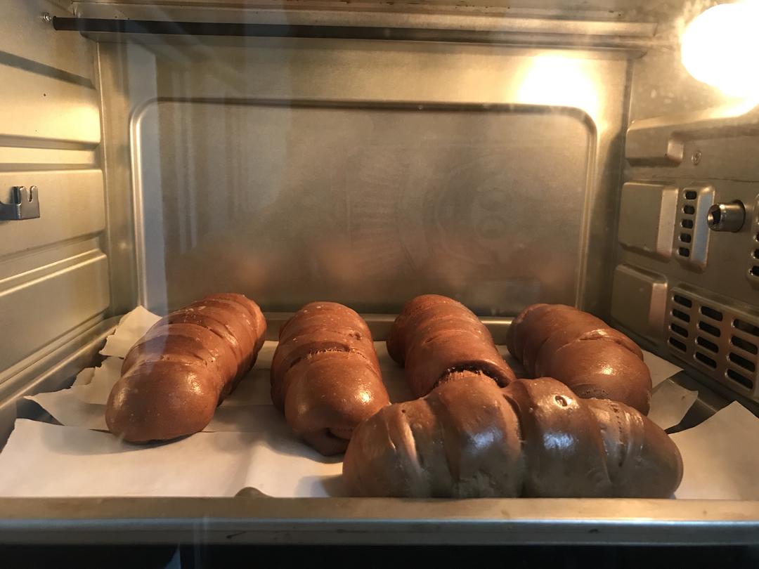 巧克力夹心毛毛虫面包