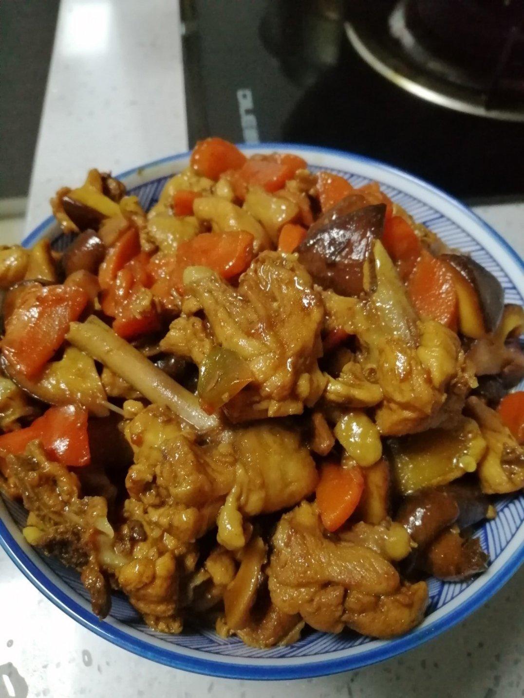 好吃到原地爆炸的黄焖鸡