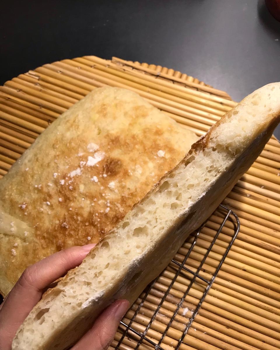 Ciabatta 恰巴塔面包 无揉 写给新手第一次接触高含水量面团的方子80%+含水量