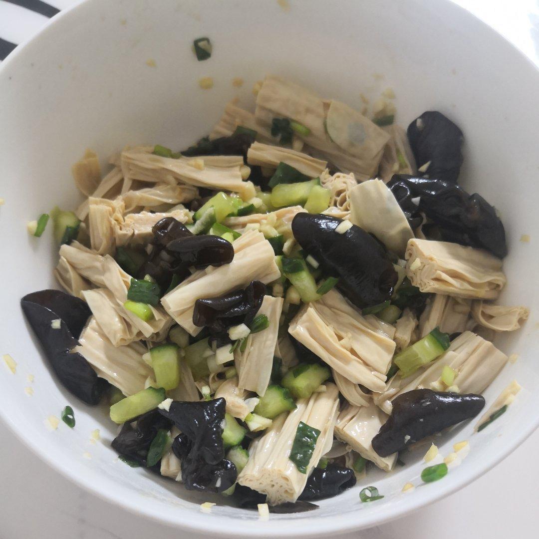 凉拌（腐竹木耳黄瓜）