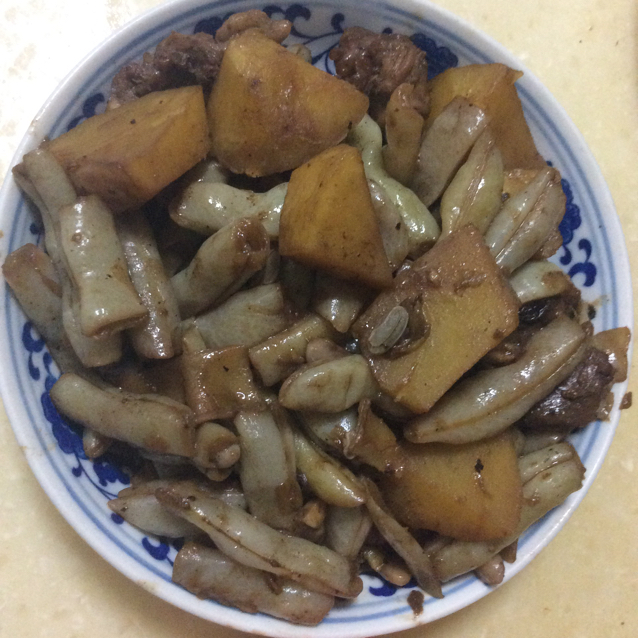 土豆炖豆角