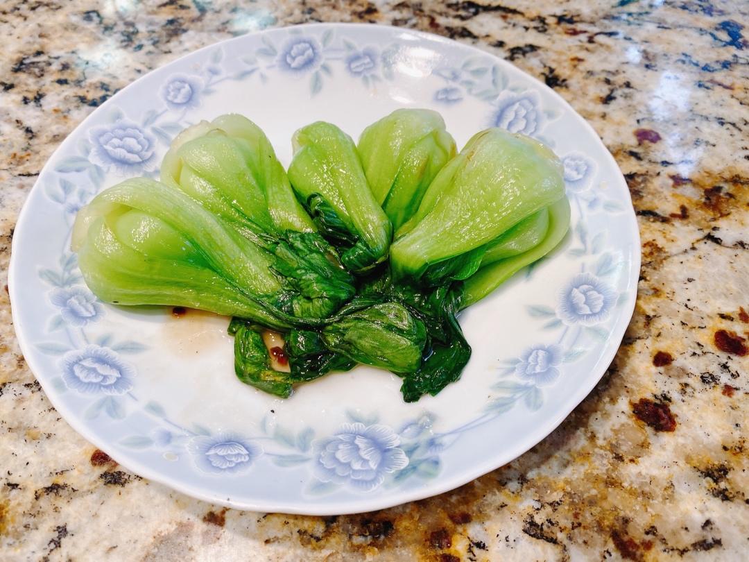 软糯可口的蒜蓉小青菜