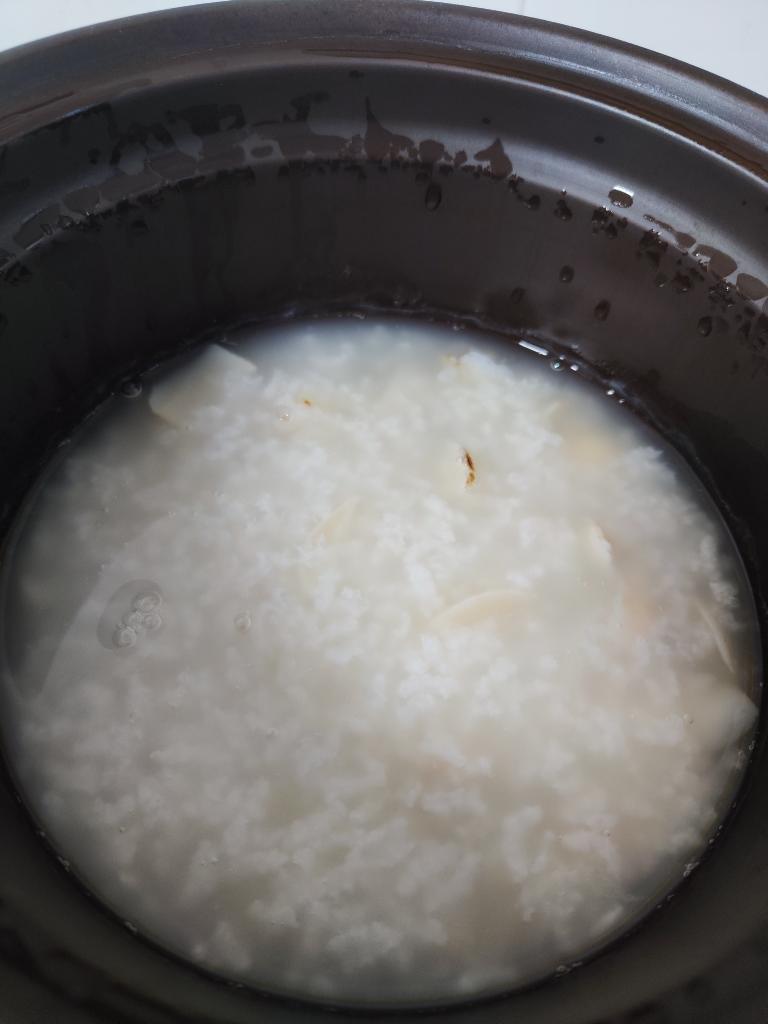 百合莲子大米粥