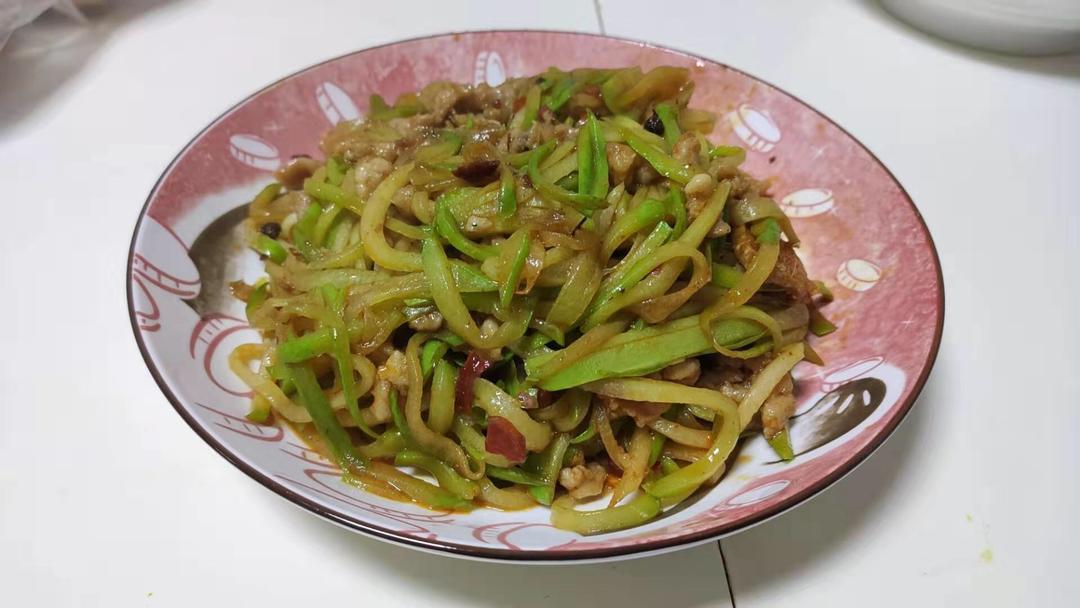 家常快手下饭菜-佛手瓜炒肉丝